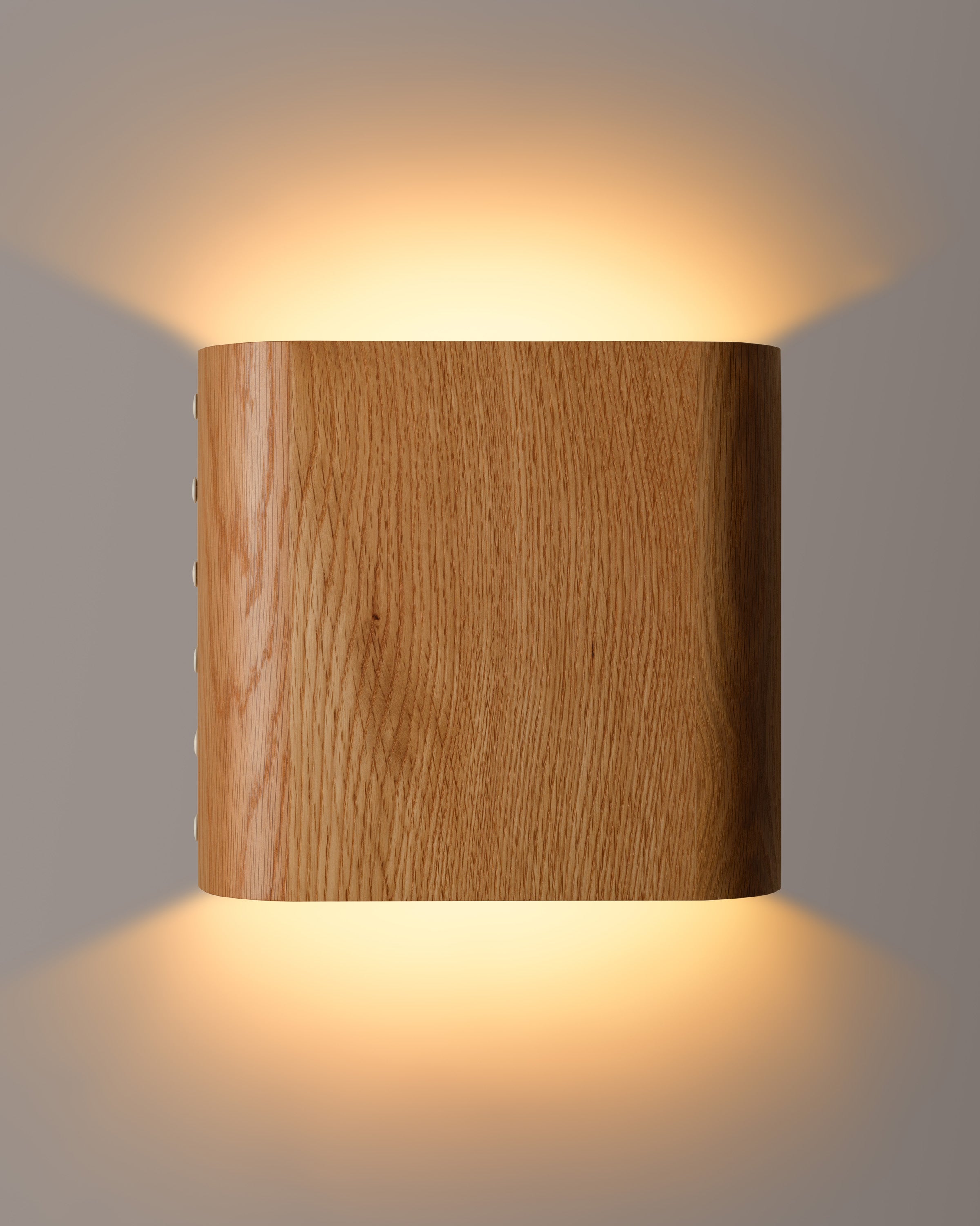 Stud Sconce Curved 1