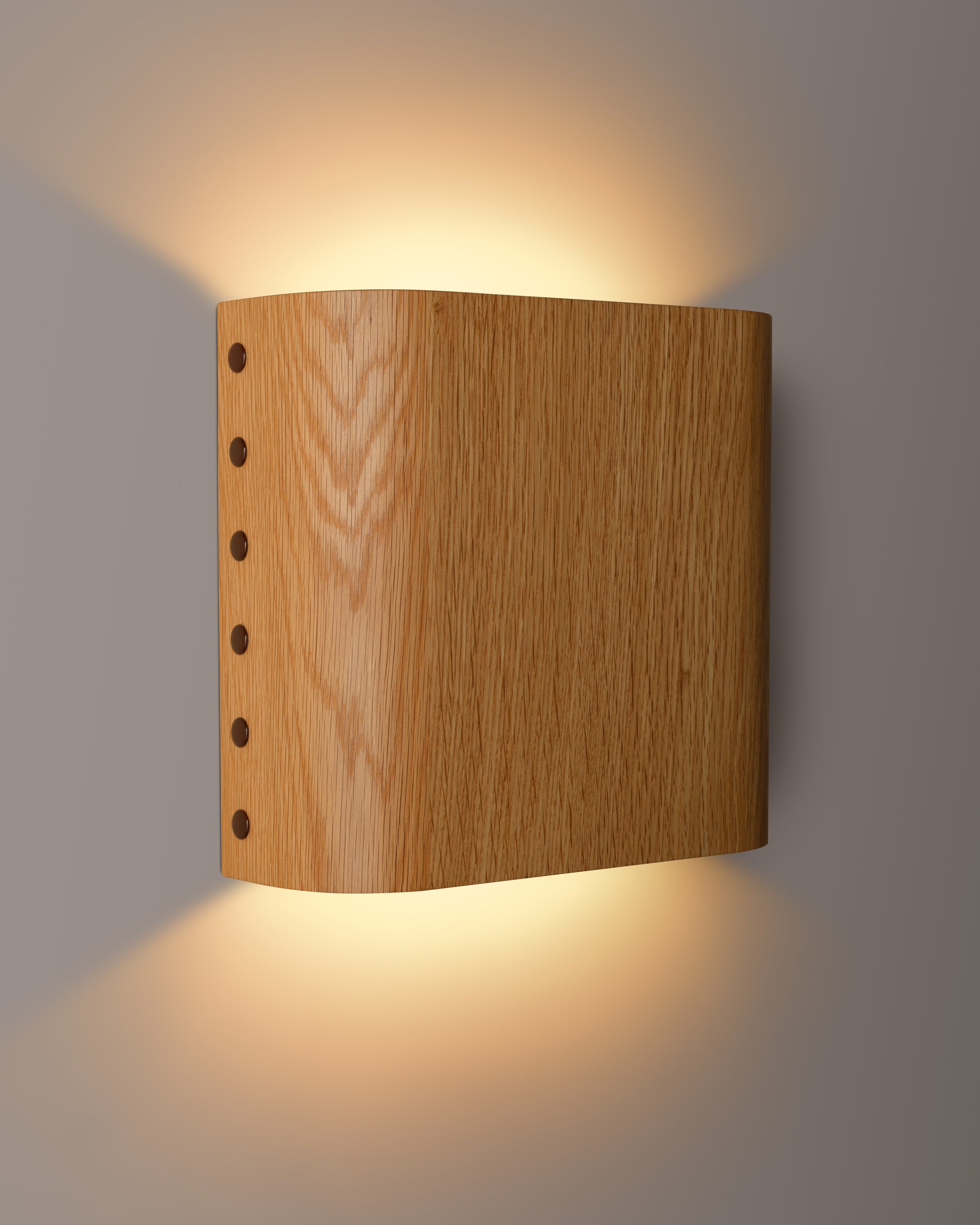 Stud Sconce Curved 1