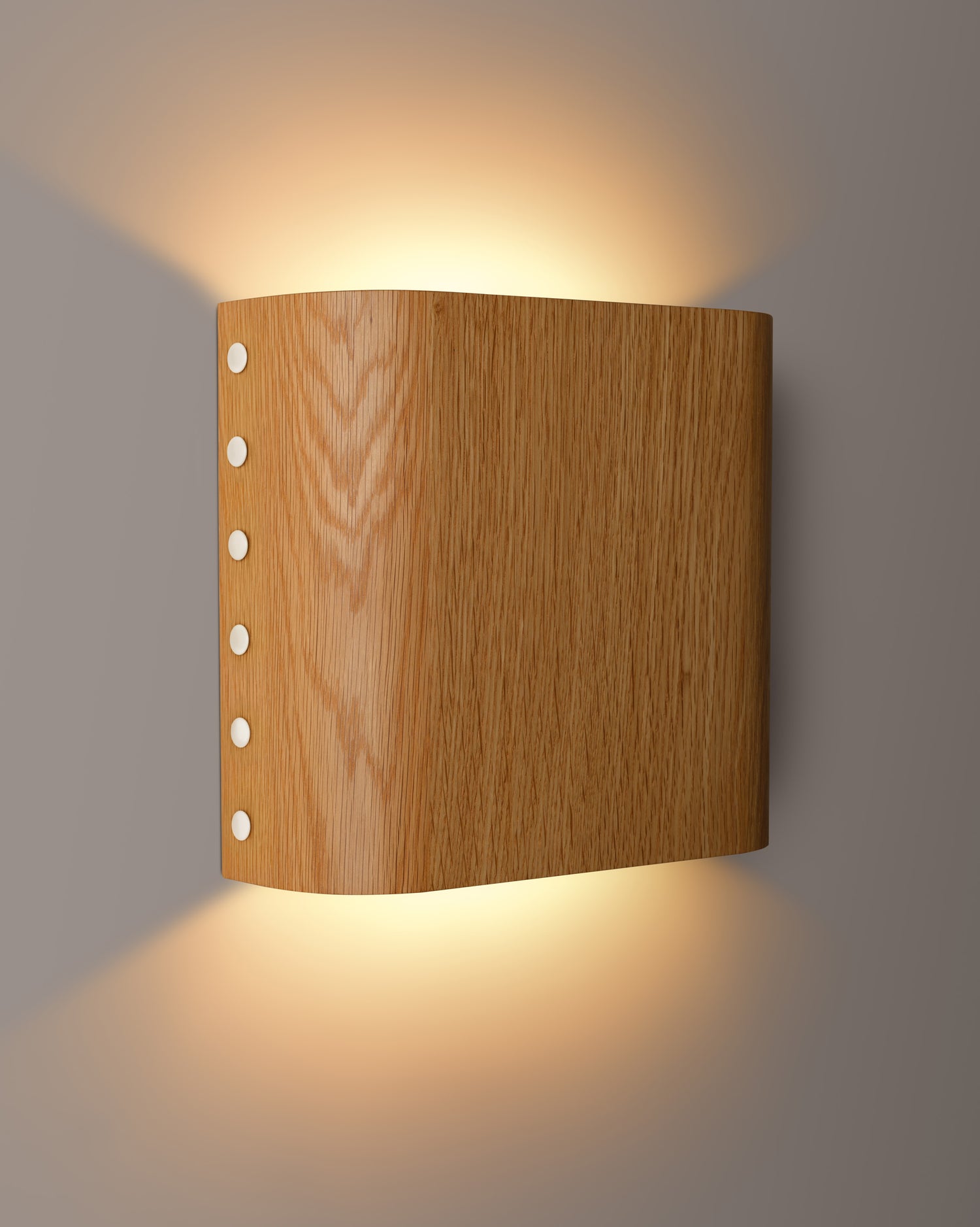Stud Sconce Curved 1
