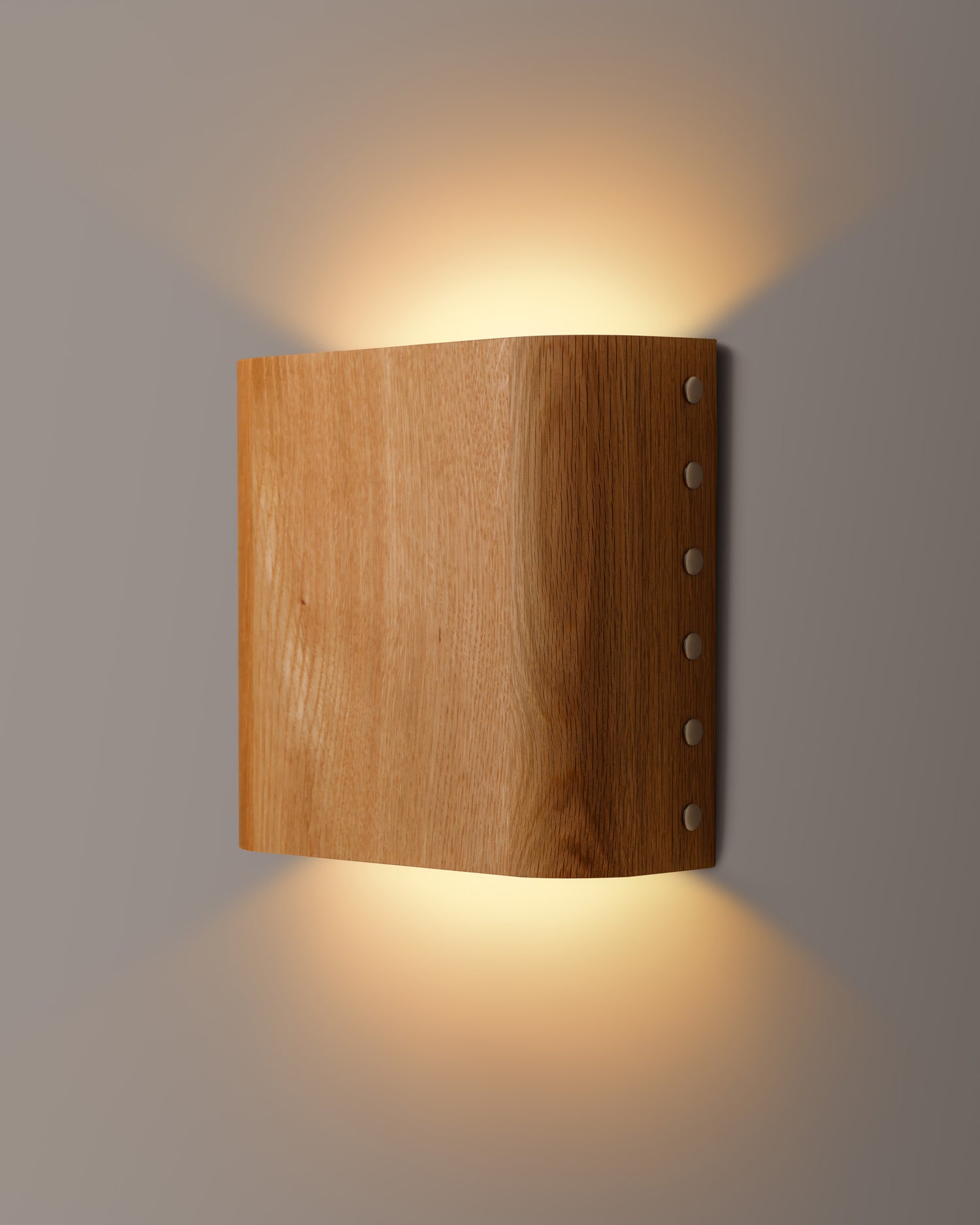 Stud Sconce Curved 1