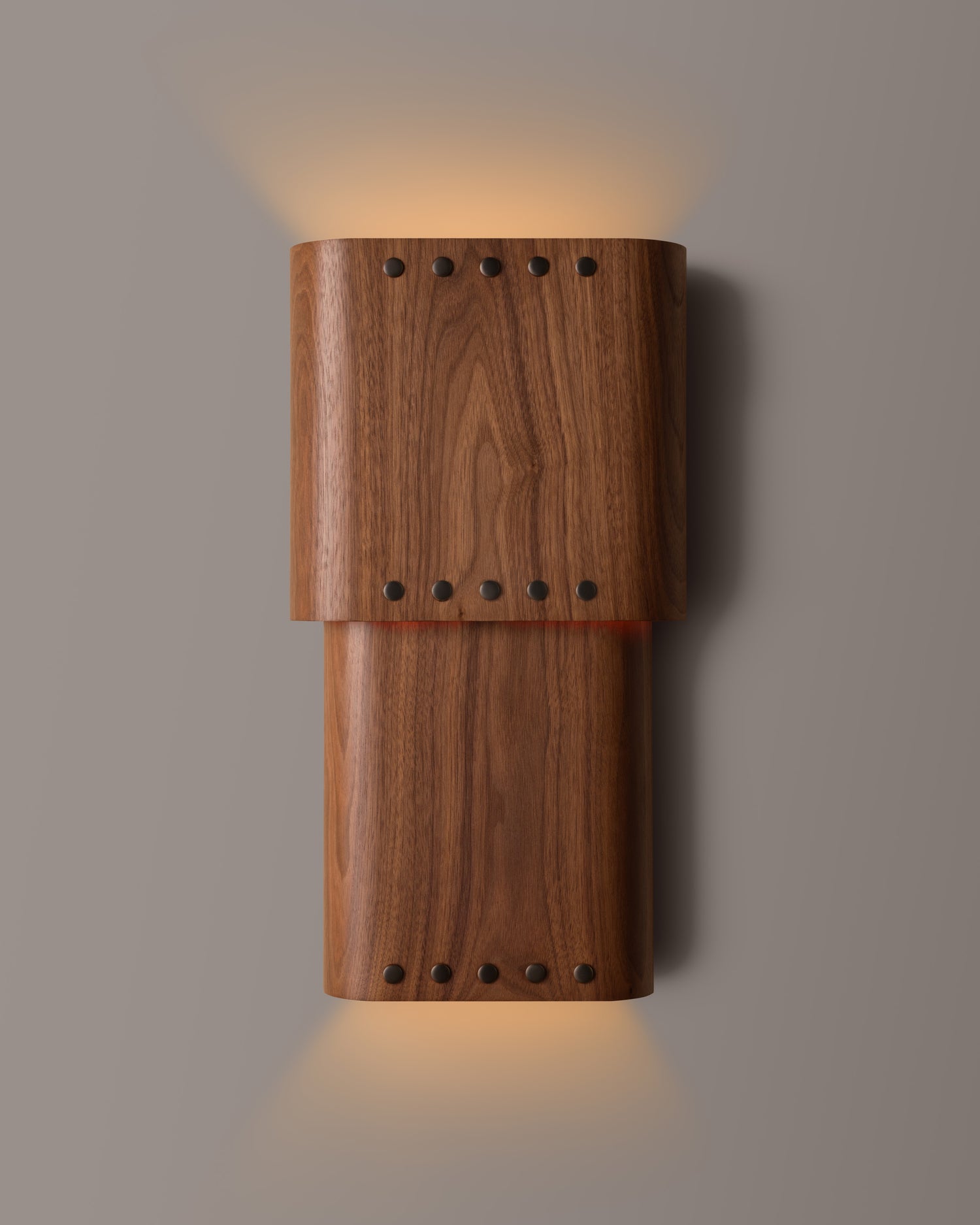 Stud Sconce Curved 2