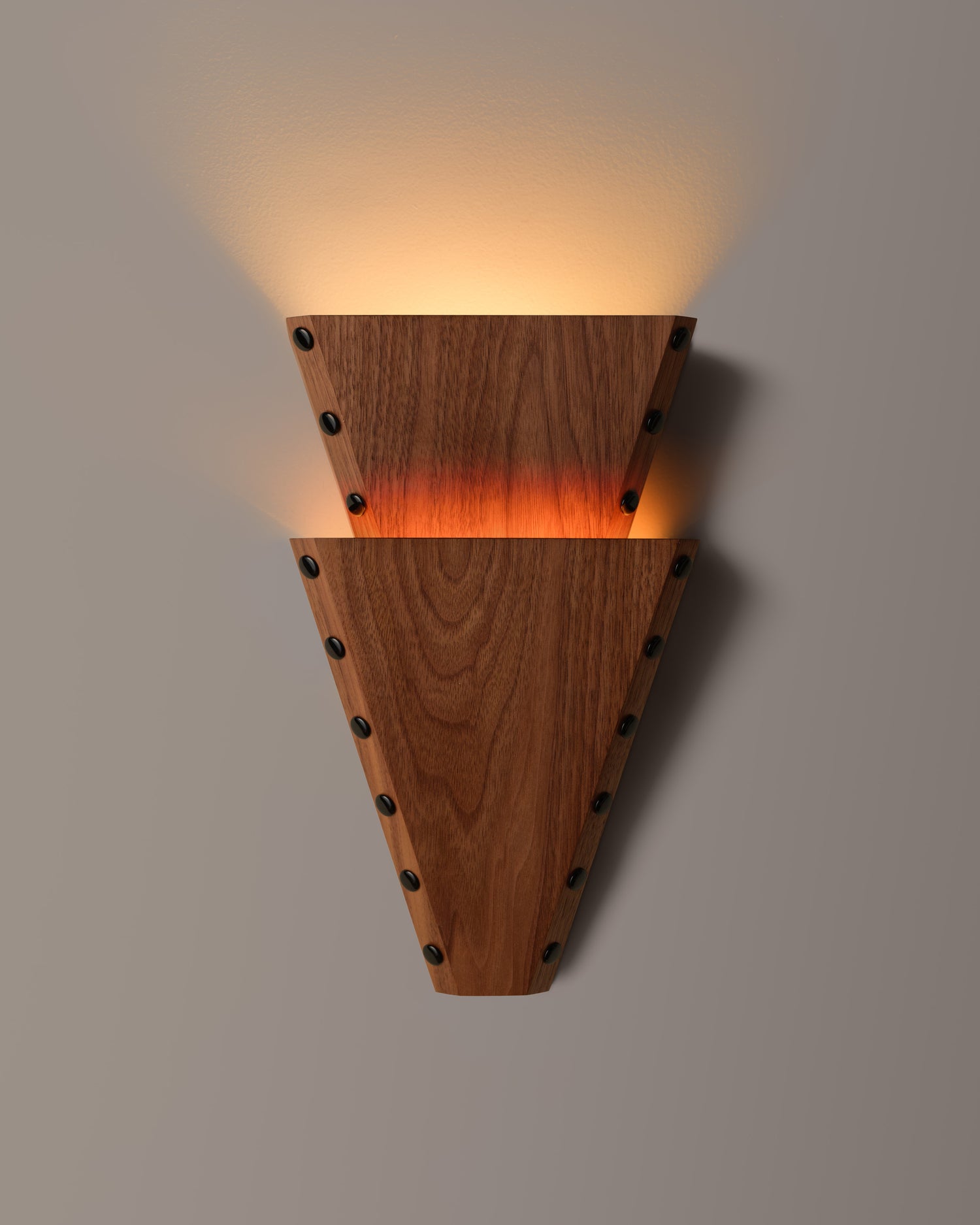 Stud Sconce Pyramid 2