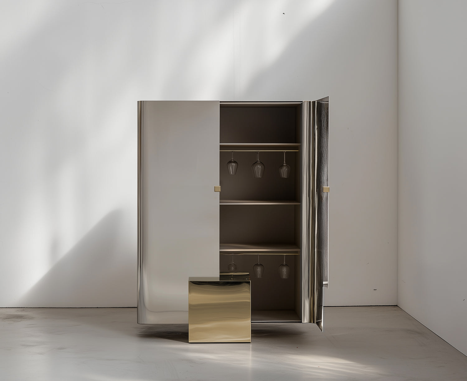 X Armoire