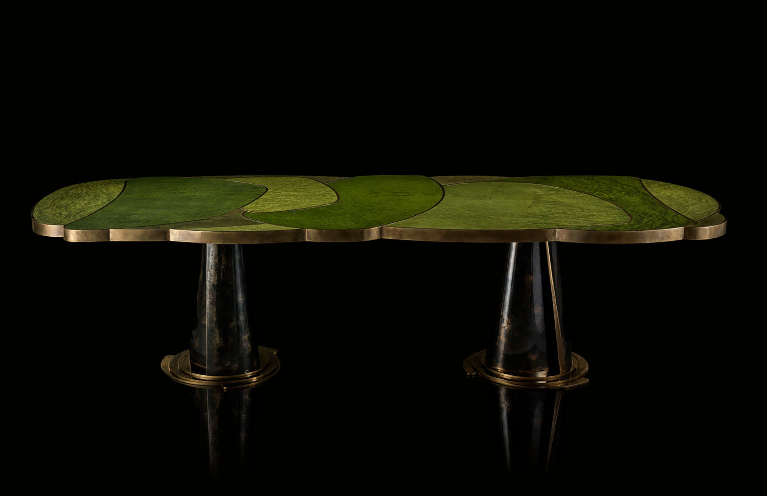 Chara Lily Table