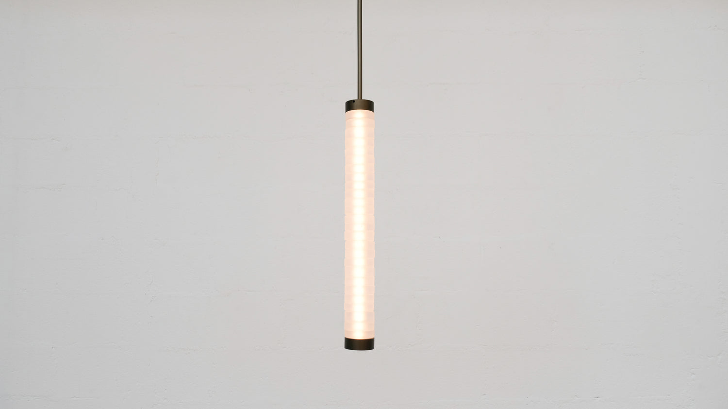 Galet V60 Pendant Satin