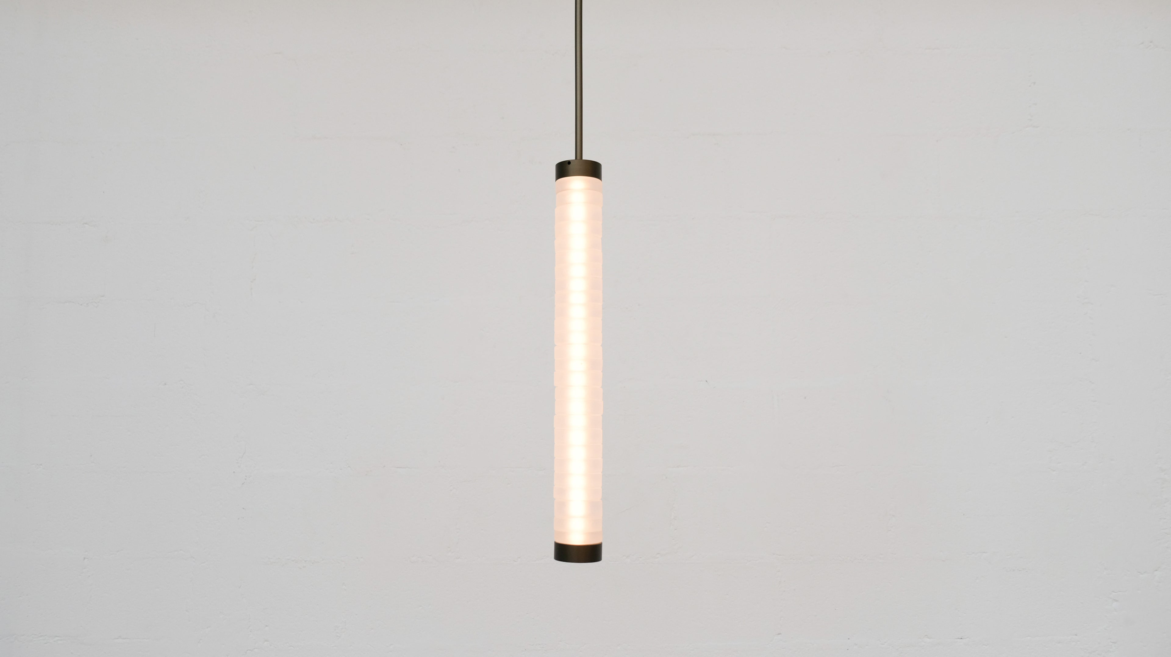 Galet V60 Pendant Satin