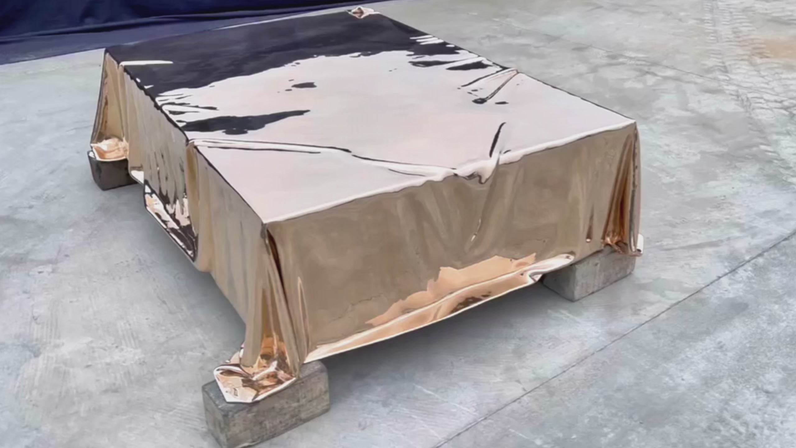 Levitaz Coffee Table